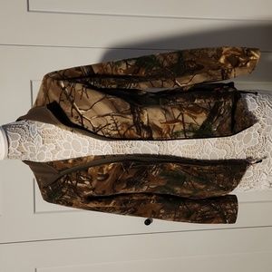 Guide Series Camo Fleece, Size: S, Bottom has a string to tighten and loosen